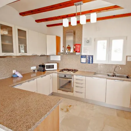 וילה Fabya - Sea View With Private Pool In *